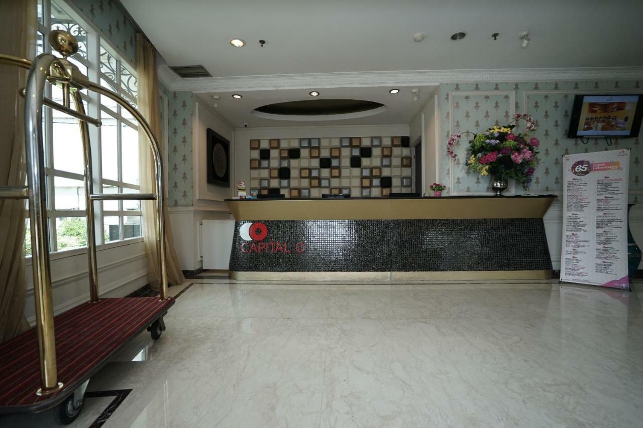 Capital O 1128 Hotel Imara Palembang Eksteriør bilde