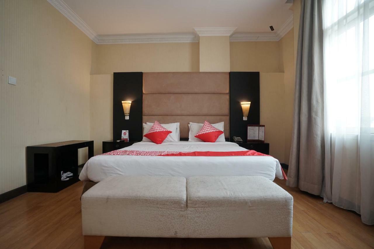 Capital O 1128 Hotel Imara Palembang Eksteriør bilde