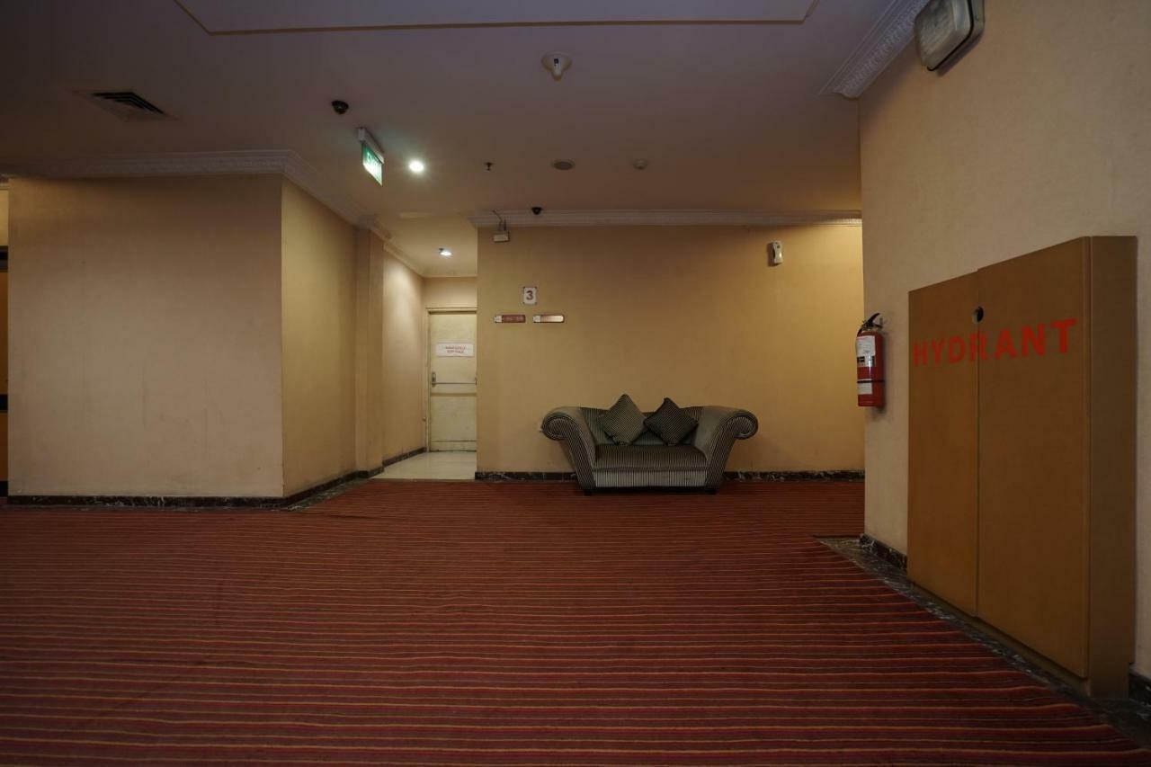 Capital O 1128 Hotel Imara Palembang Eksteriør bilde